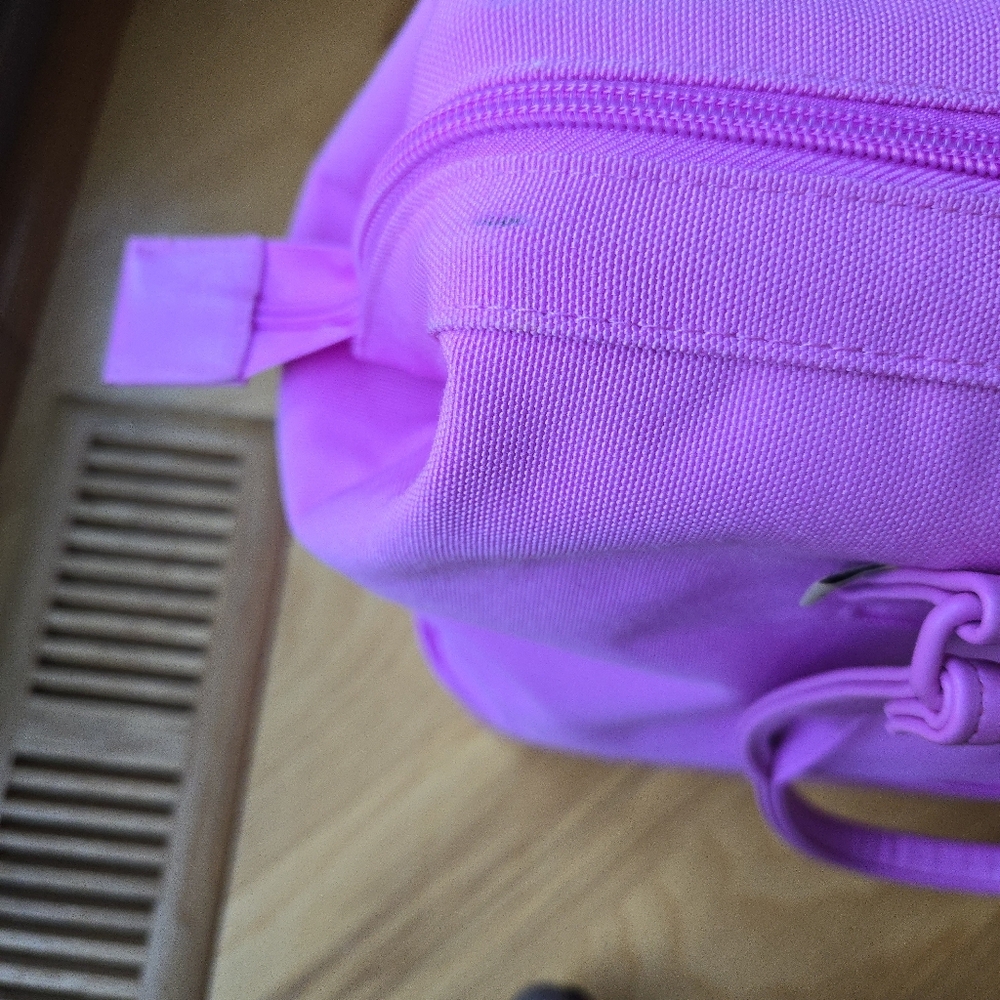 BEIS Berry Mini Weekender Limited Edition - Picture 13 of 14